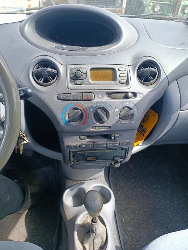 Toyota Yaris 1.0i euro 3, снимка 7 - Автомобили и джипове - 45074899