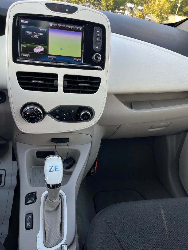 Renault Zoe 42KW, снимка 10 - Автомобили и джипове - 46857657