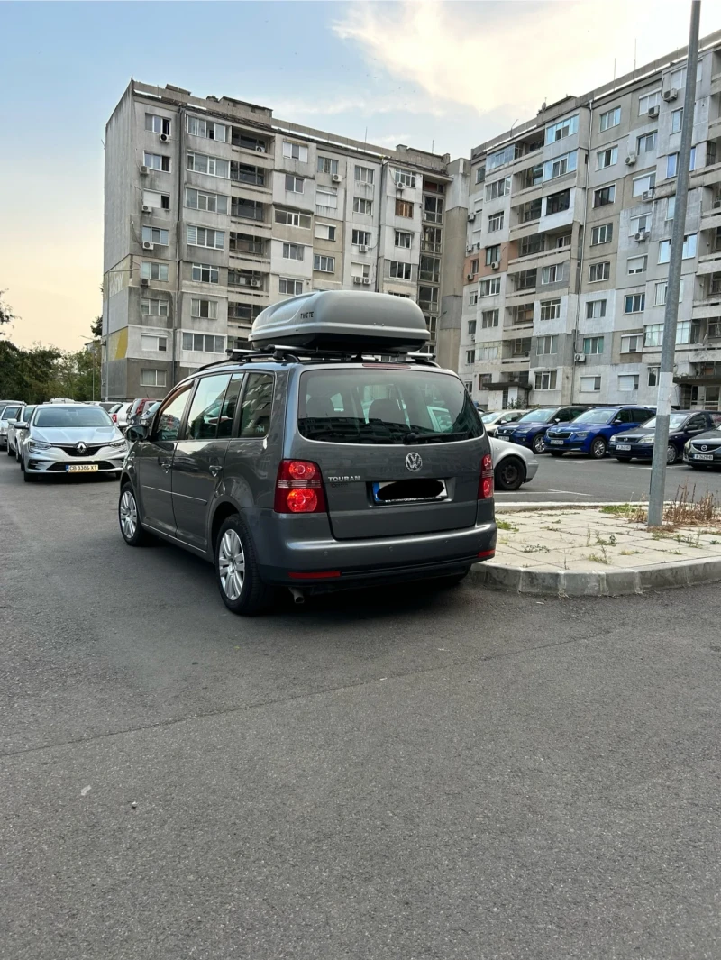 VW Touran, снимка 8 - Автомобили и джипове - 47043752