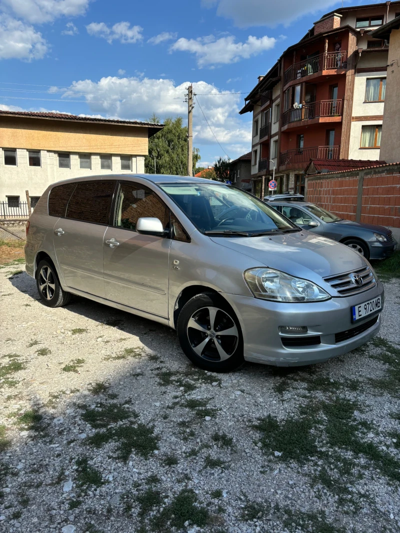 Toyota Avensis verso 7 места!!, снимка 1 - Автомобили и джипове - 47538002