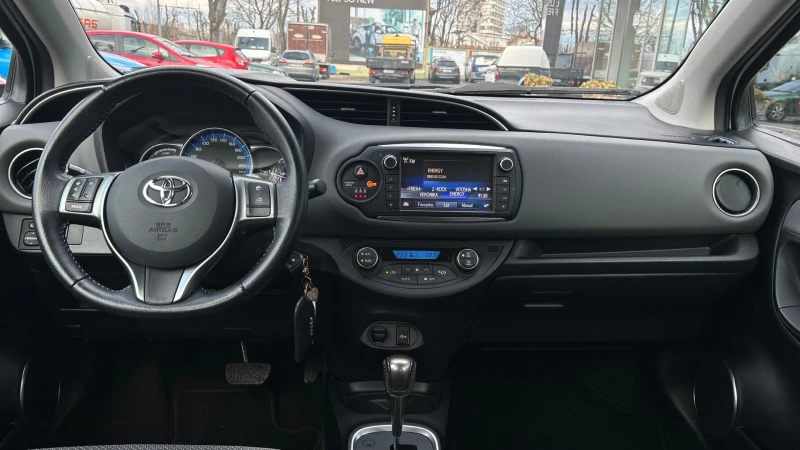 Toyota Yaris, снимка 10 - Автомобили и джипове - 48515869