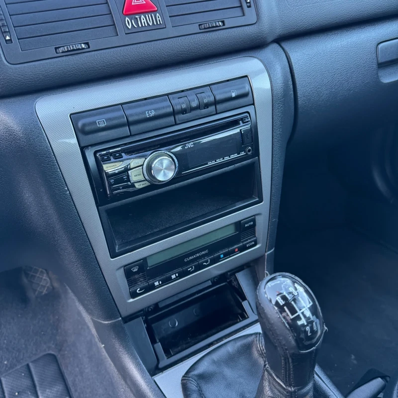 Skoda Octavia 1.9 TDI 90, снимка 13 - Автомобили и джипове - 52419093