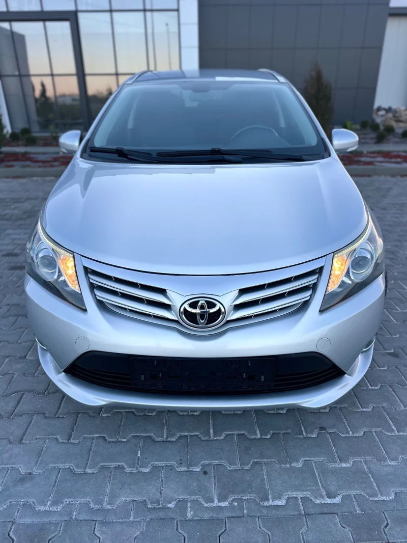 Toyota Avensis 2.0D4d/124кс/Facelift/Нави/Камера/Лед, снимка 3 - Автомобили и джипове - 52816597