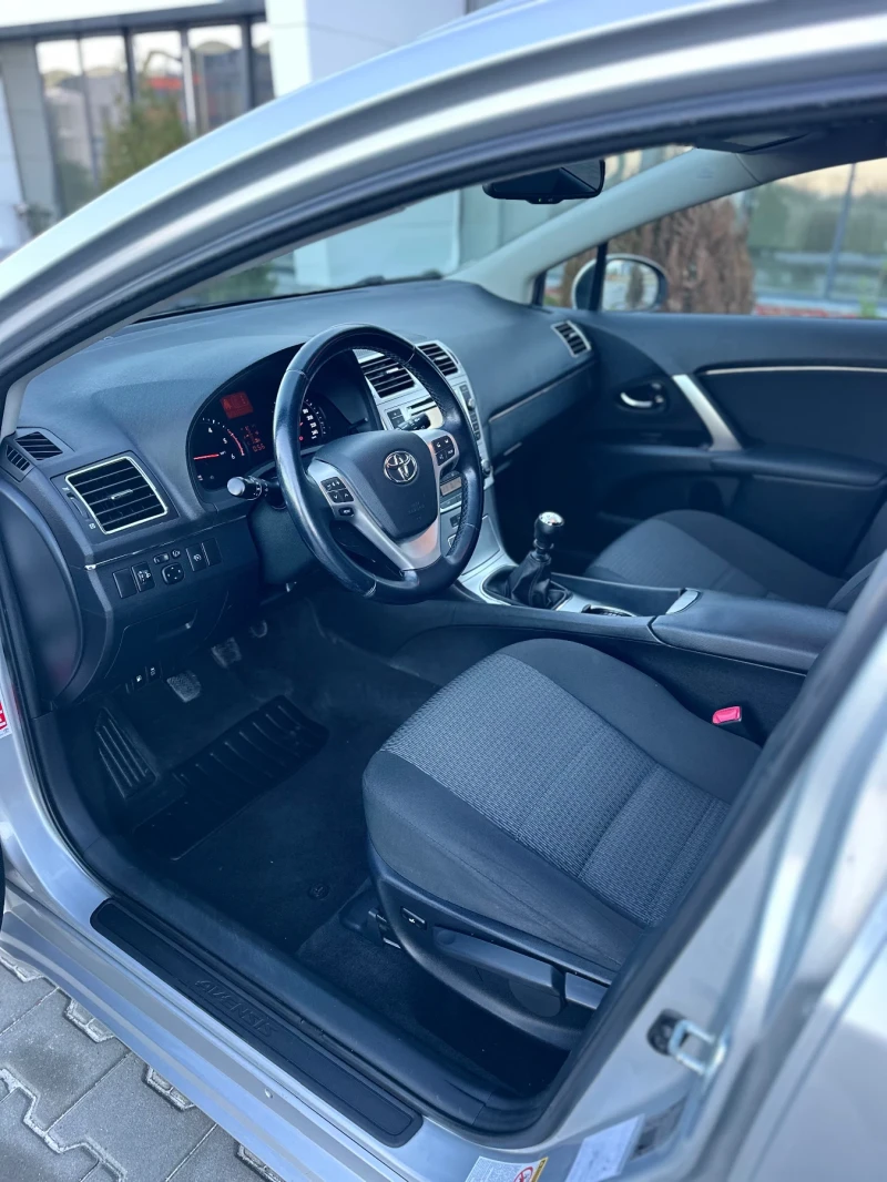 Toyota Avensis 2.0D4d/124кс/Facelift/Нави/Камера/Лед, снимка 5 - Автомобили и джипове - 52816597