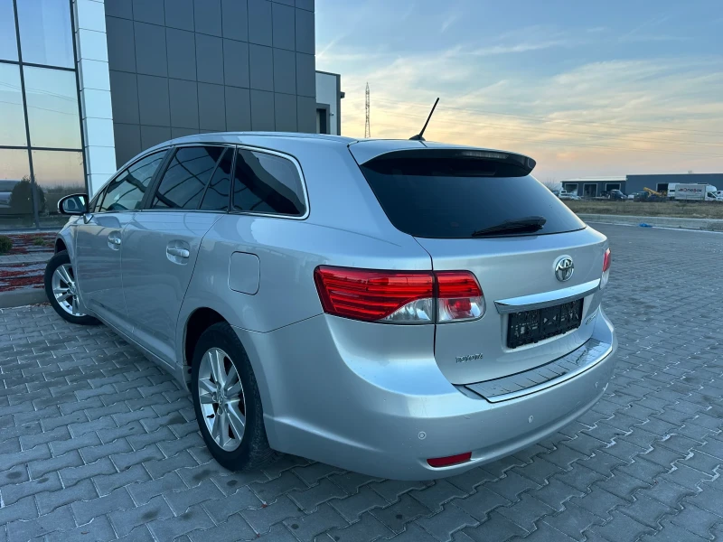 Toyota Avensis 2.0D4d/124кс/Facelift/Нави/Камера/Лед, снимка 11 - Автомобили и джипове - 52816597