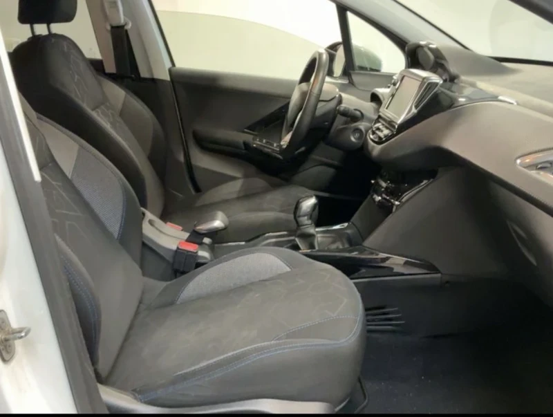 Peugeot 2008 1.5HDI/SIGNATURE/07.2019г/ОЧАКВАН ВНОС/, снимка 8 - Автомобили и джипове - 52817740