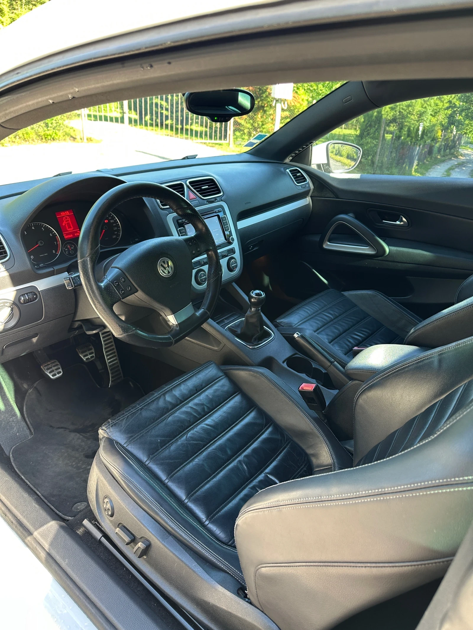 VW Scirocco 2.0TSI 200к.с. - изображение 8