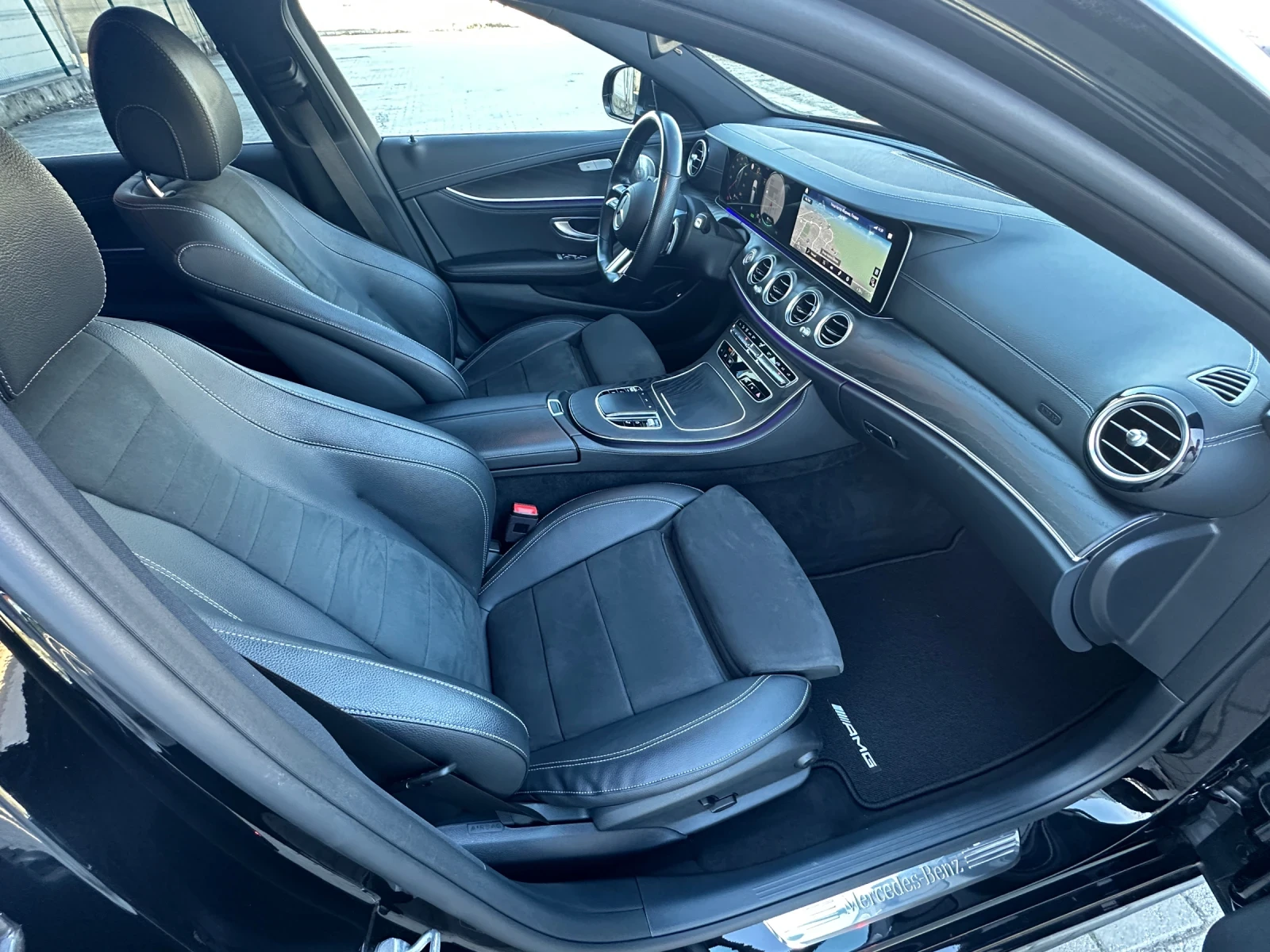 Mercedes-Benz E 300 de Facelift/3xAMG/КОЖА/АЛКАНТАРА/LED/AMBI - изображение 8