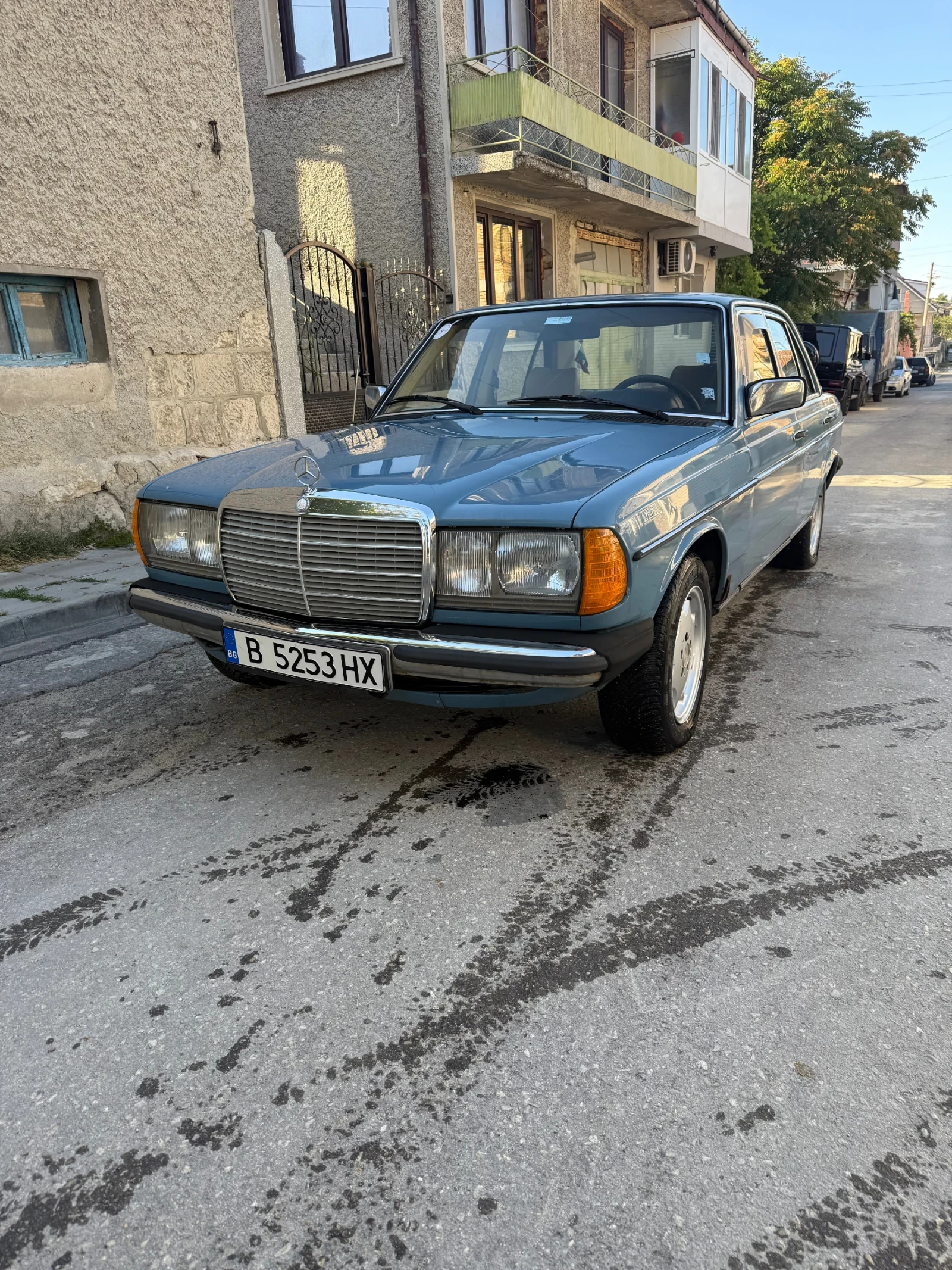Mercedes-Benz 123  - изображение 2