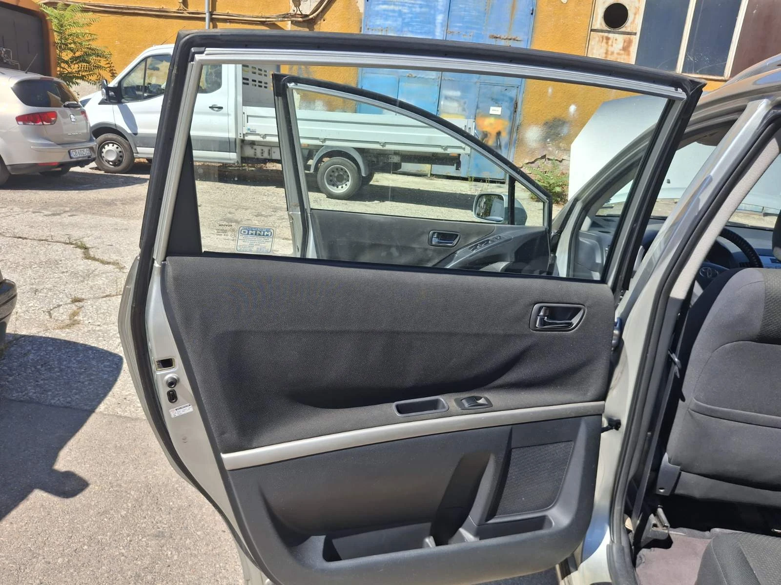 Toyota Corolla verso 2.2 D-4D - изображение 9