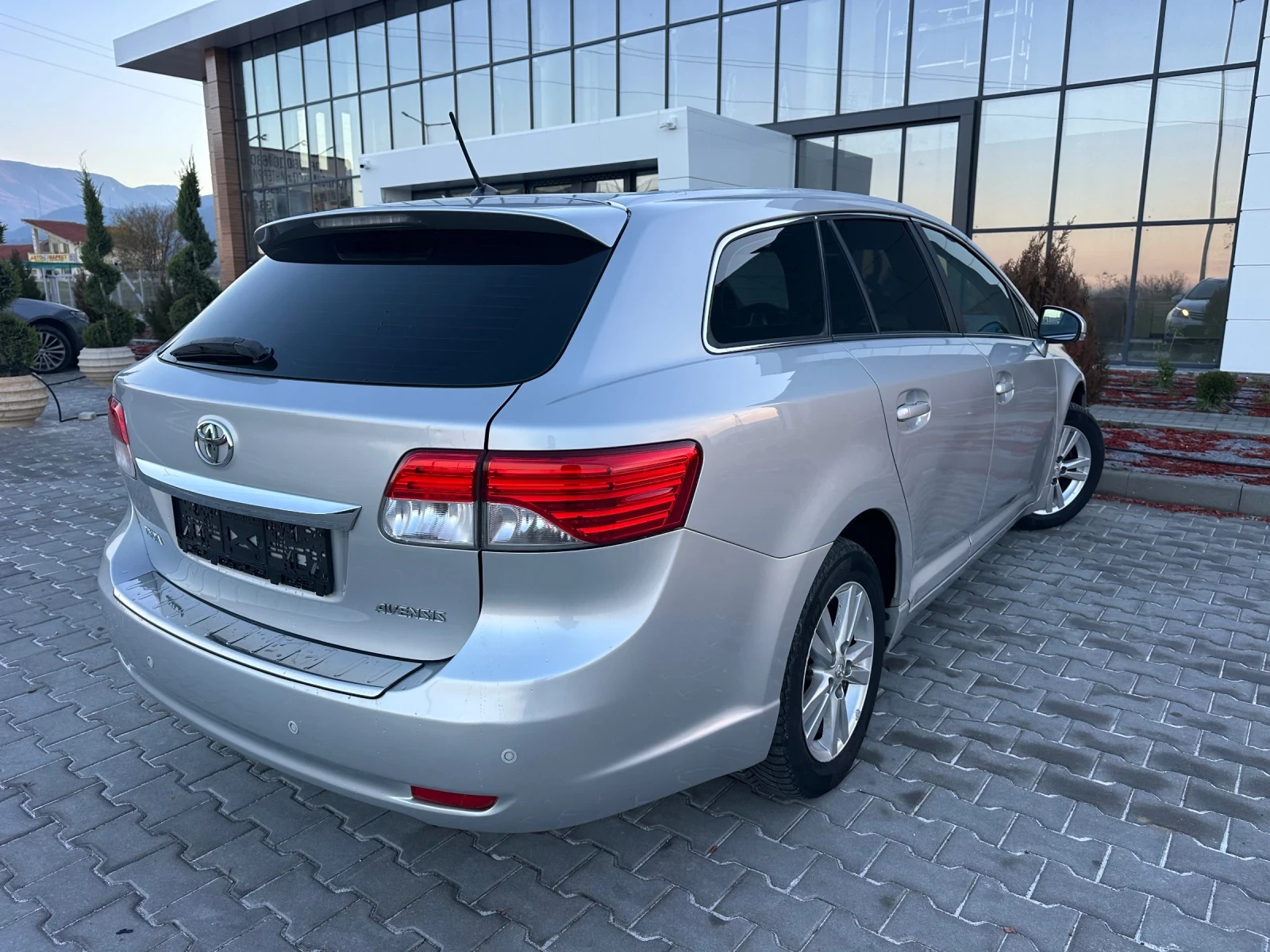 Toyota Avensis 2.0D4d/124��/Facelift/����/������/��� | Mobile.bg � ����������� 12