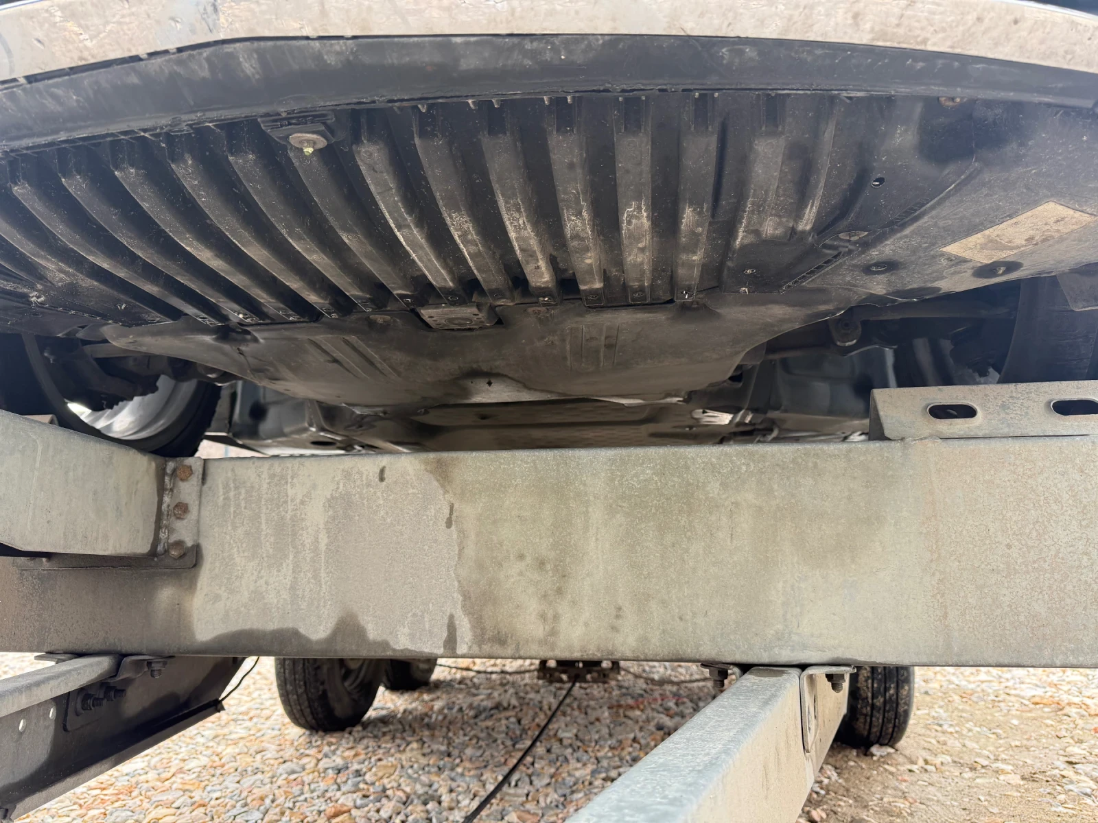 Mercedes-Benz E 220 * AMG Пакет*  - изображение 8