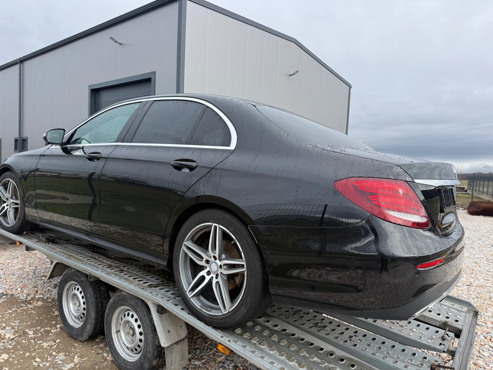 Mercedes-Benz E 220 * AMG Пакет* , снимка 13 - Автомобили и джипове - 53774706