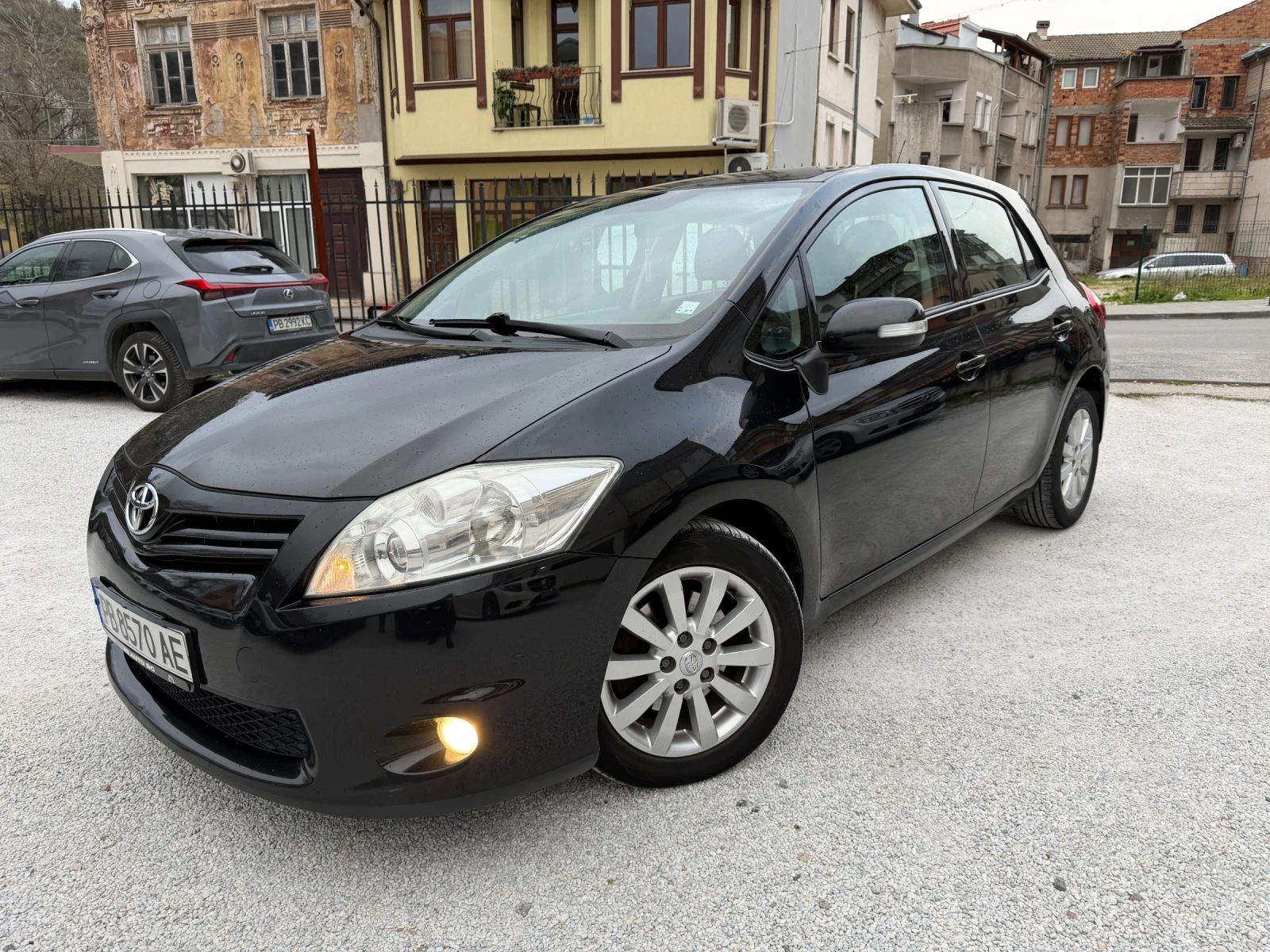Toyota Auris 2.0 DIESEL * D4D * FACELIFT * РЕГИСТРИРАН, снимка 3 - Автомобили и джипове - 54150513