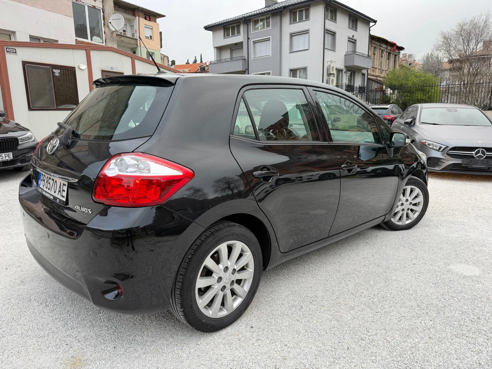 Toyota Auris 2.0 DIESEL * D4D * FACELIFT * РЕГИСТРИРАН, снимка 5 - Автомобили и джипове - 54150513