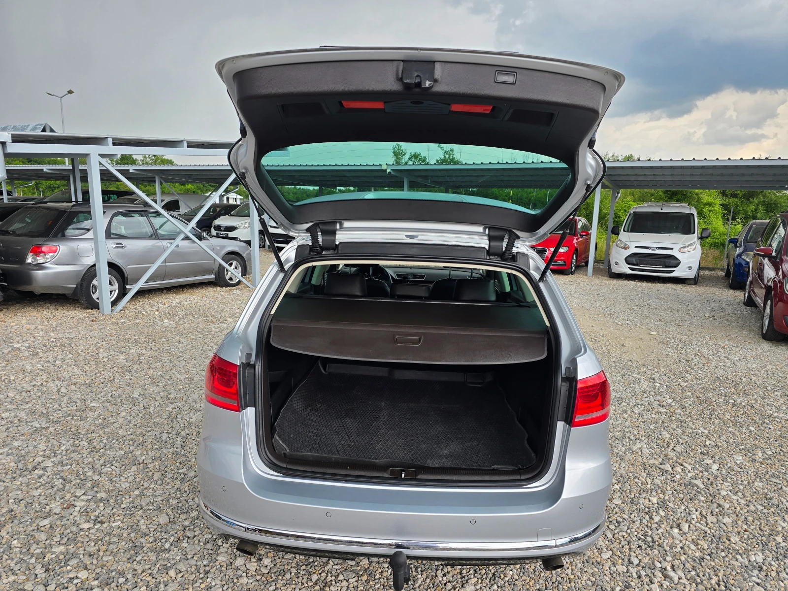 VW Passat 2.0TDI 177кс Rline 4Motion ! ! АВТОМАТИК, снимка 16 - Автомобили и джипове - 54865004