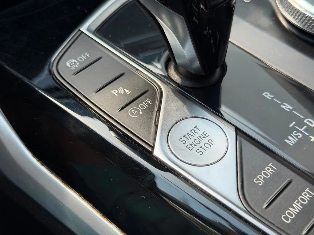 BMW 330 xDrive* АвтоКредит * (Цена до БГ), снимка 14 - Автомобили и джипове - 55630646