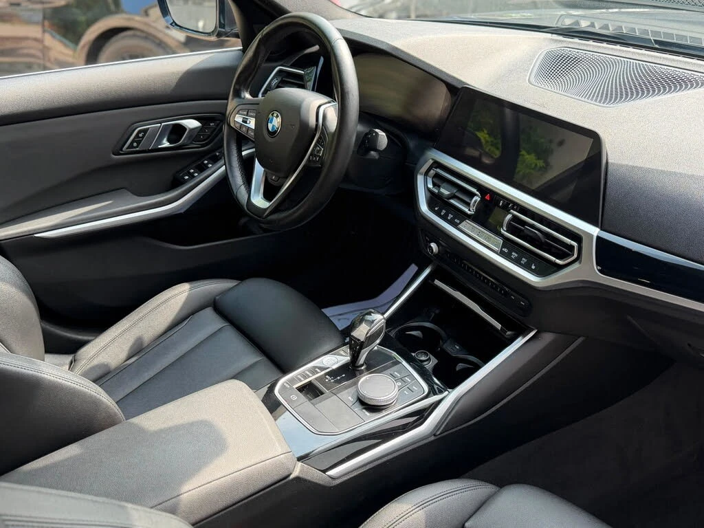 BMW 330 xDrive* АвтоКредит * (Цена до БГ), снимка 8 - Автомобили и джипове - 55630646