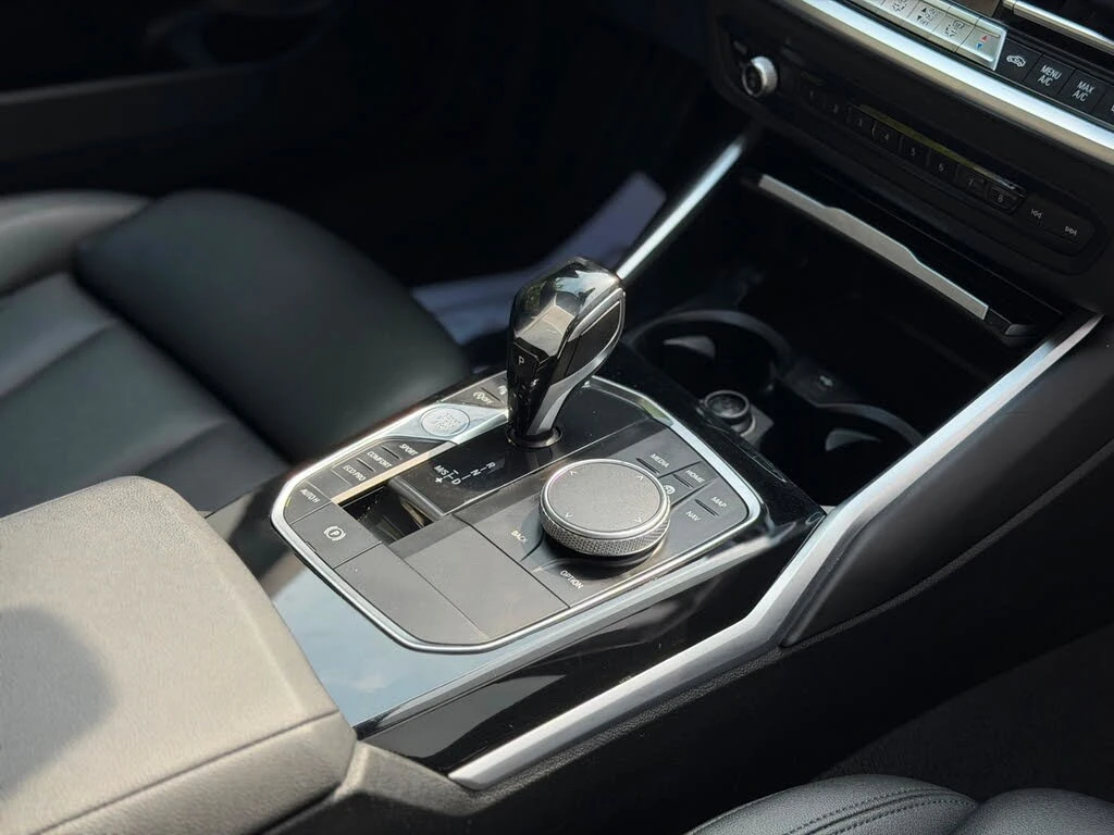 BMW 330 xDrive* АвтоКредит * (Цена до БГ), снимка 12 - Автомобили и джипове - 55630646