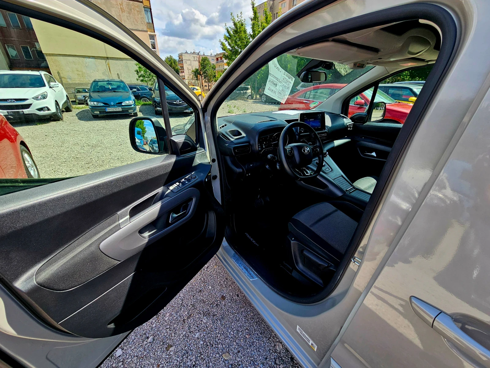 Toyota Proace City Luxuri | Mobile.bg � ����������� 5