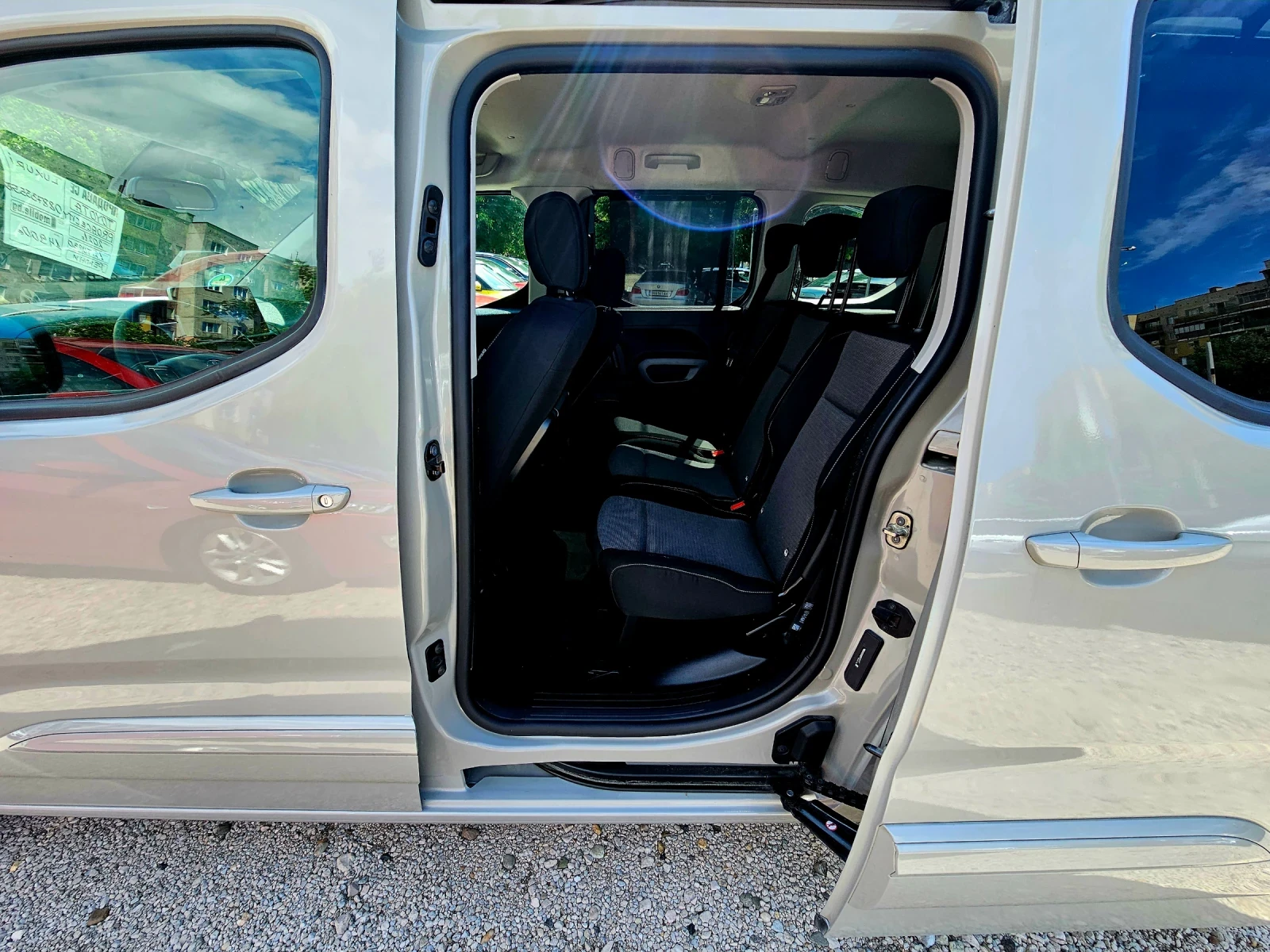 Toyota Proace City Luxuri | Mobile.bg � ����������� 7