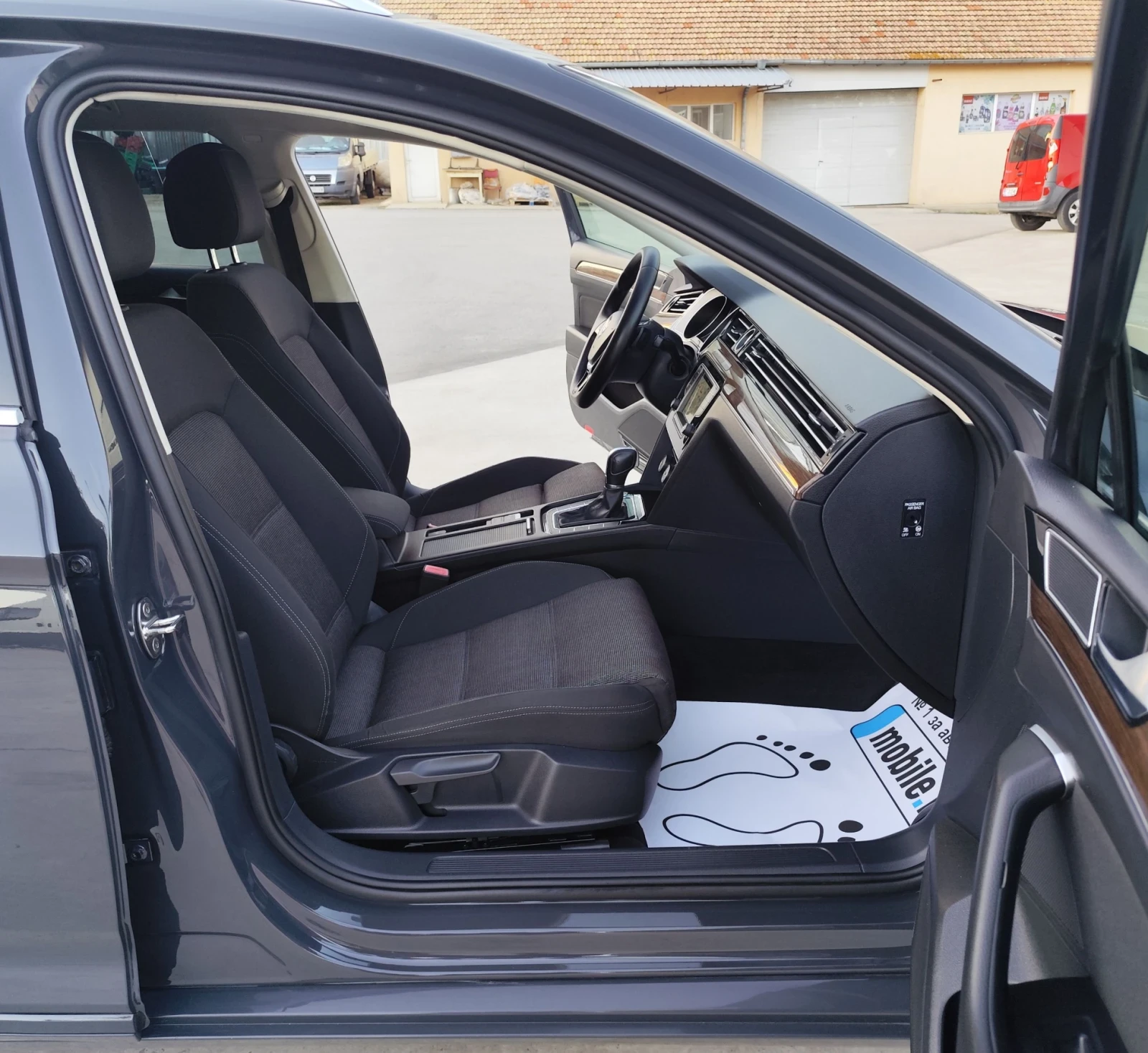 VW Passat 2.0-DSG-LED-NAVI-DISTRONIC-LANE-ASSIST-����� | Mobile.bg � ����������� 13