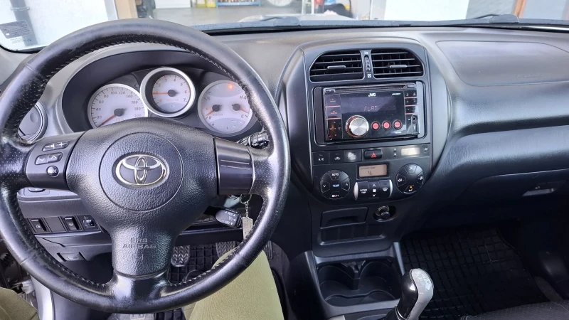 Toyota Rav4, снимка 8 - Автомобили и джипове - 48509354