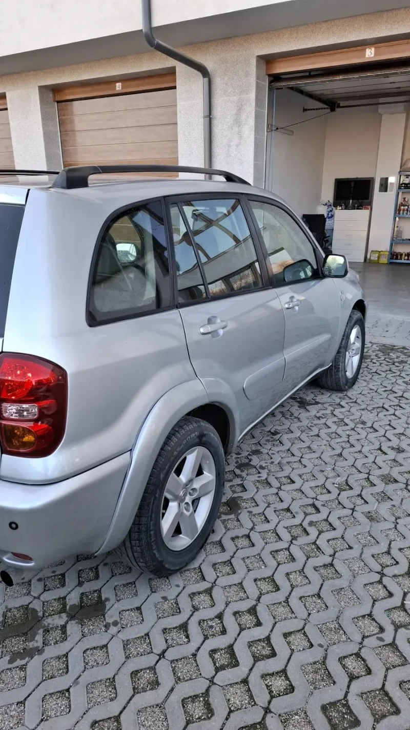 Toyota Rav4, снимка 13 - Автомобили и джипове - 48509354