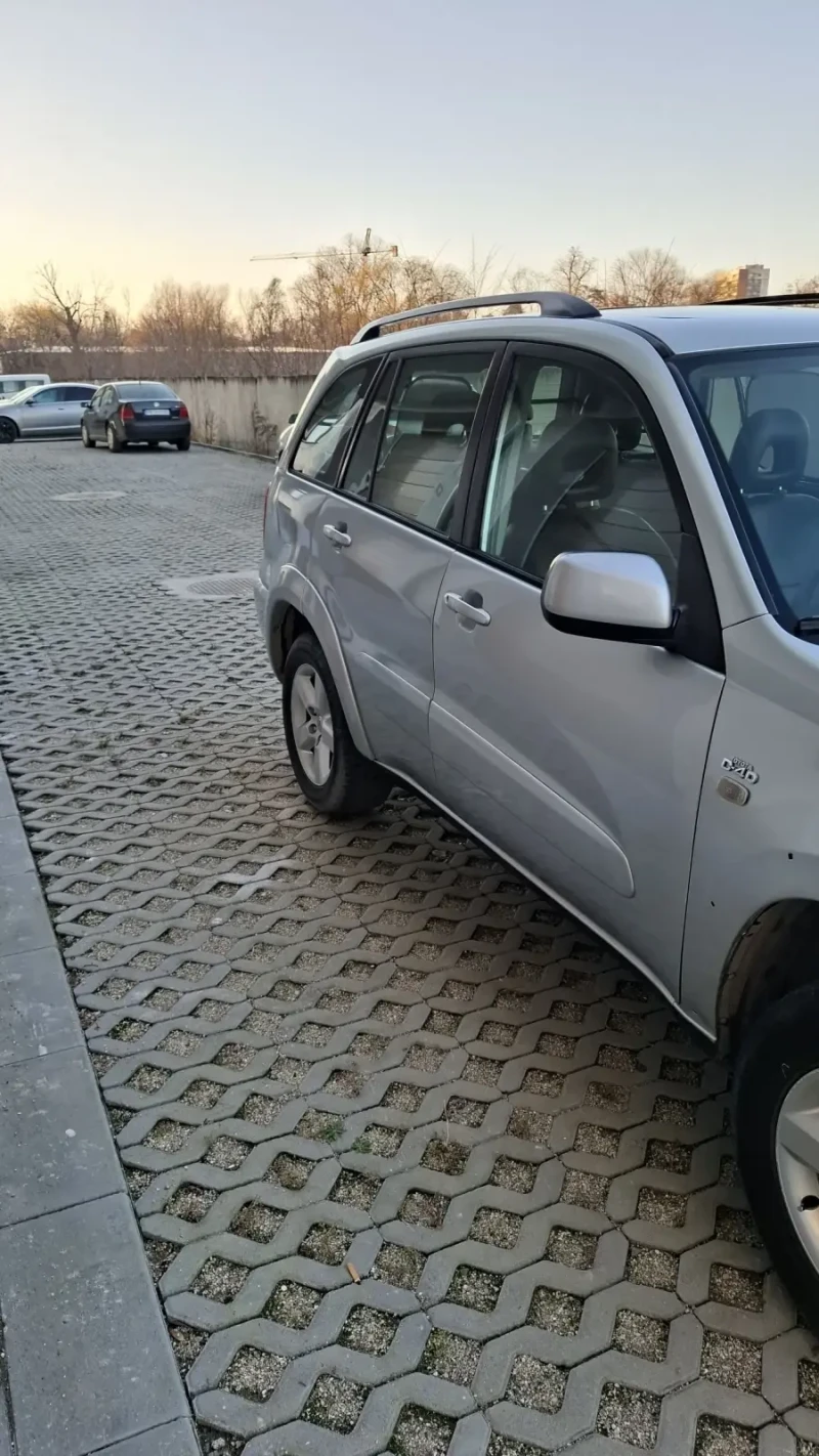 Toyota Rav4, снимка 3 - Автомобили и джипове - 48509354