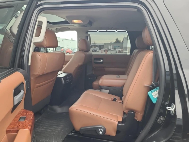 Toyota Sequoia 2022 Toyota Sequoia Platinum, снимка 9 - Автомобили и джипове - 49501487