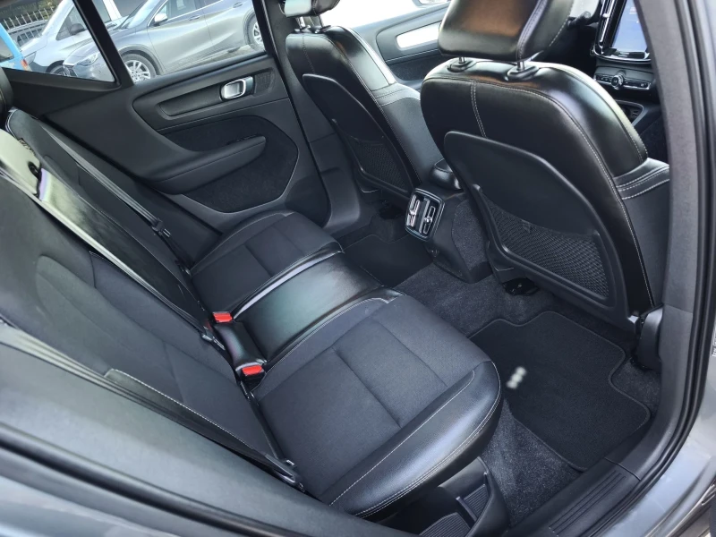 Volvo XC40 2.0d 150kc MOMENTUM FULL SERVICE IN VOLVO , снимка 10 - Автомобили и джипове - 52311903