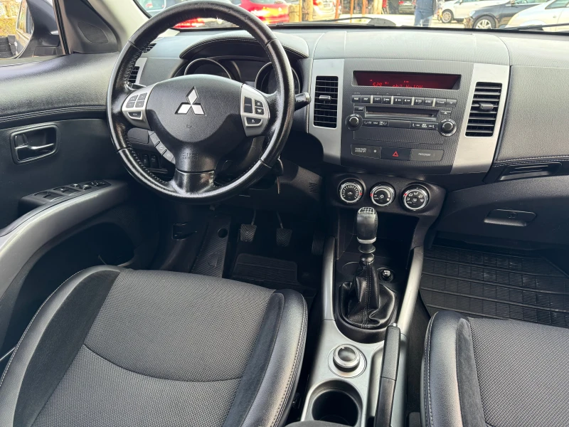 Mitsubishi Outlander 2.2DID-140кс, снимка 13 - Автомобили и джипове - 52629306