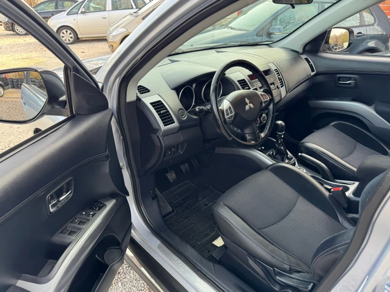 Mitsubishi Outlander 2.2DID-140кс, снимка 8 - Автомобили и джипове - 52629306