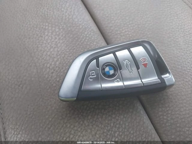 BMW X5 Xdrive35I* HUD* Keyless* Soft close* 360* Подгреви, снимка 14 - Автомобили и джипове - 52650229