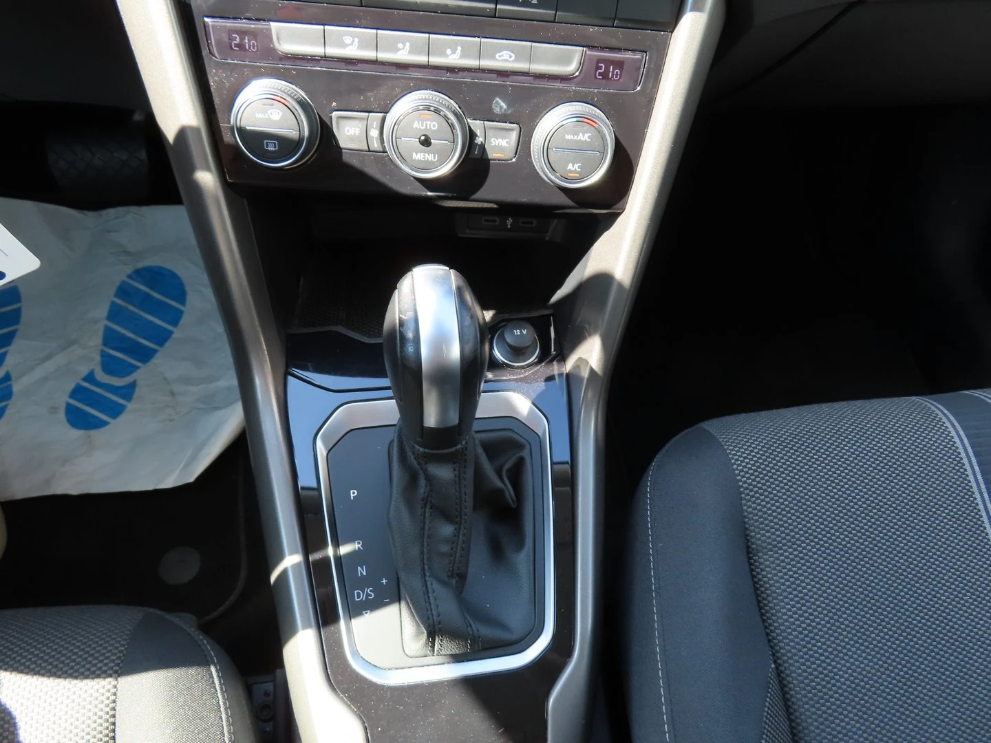 VW T-Roc VW T- Roc Design 2.0 TDI SCR DSG | Mobile.bg — изображение 10