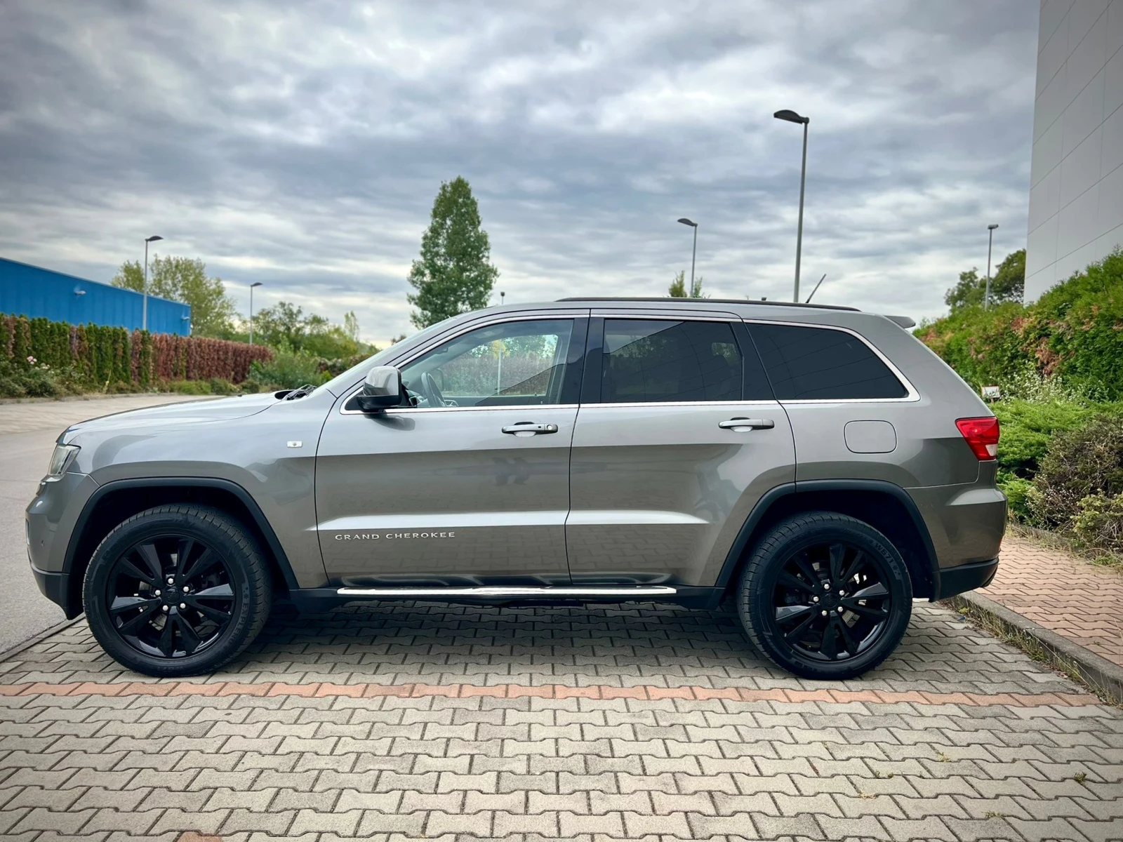 Jeep Grand cherokee 3.0CRD Лизинг през Униккредит по365 лева - изображение 7
