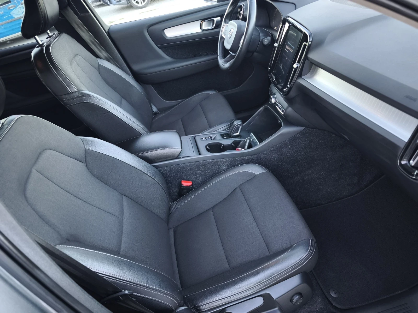 Volvo XC40 2.0d 150kc MOMENTUM FULL SERVICE IN VOLVO  - изображение 9