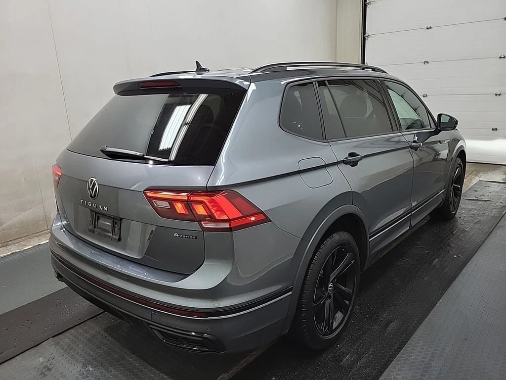 VW Tiguan * R LINE BLACK EDITION * CARFAX *  - изображение 3