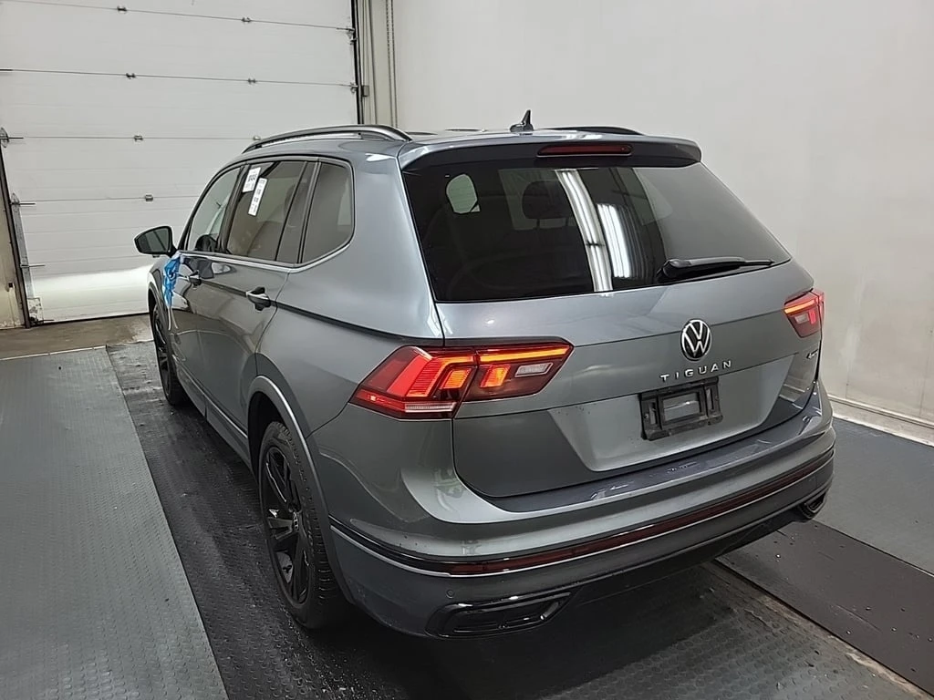 VW Tiguan * R LINE BLACK EDITION * CARFAX *  - изображение 4