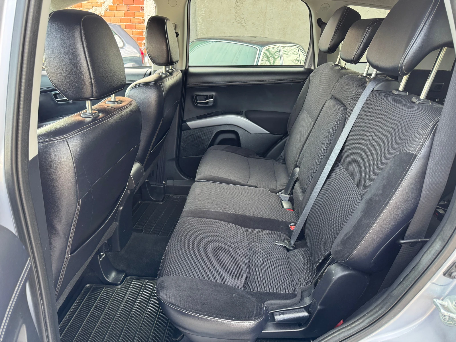 Mitsubishi Outlander 2.2DID-140кс - изображение 10