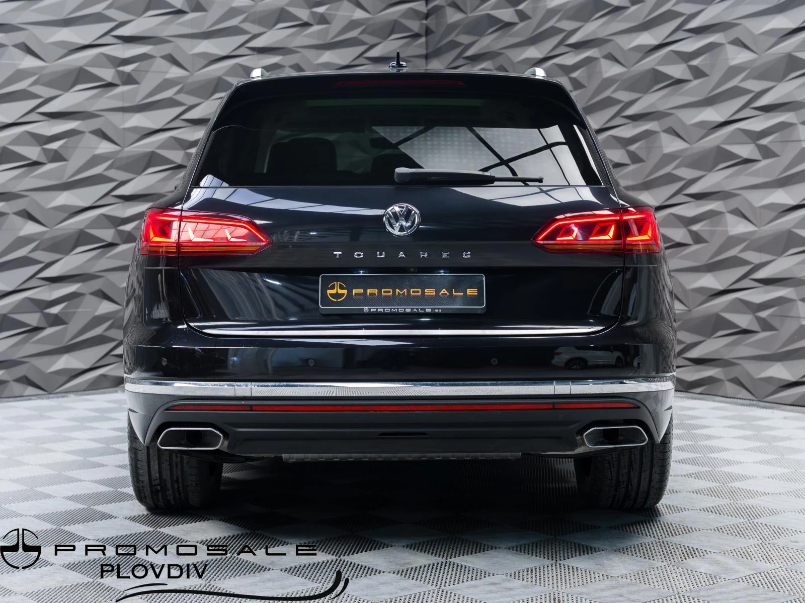 VW Touareg 4MOTION* CAMERA* ОБДУХВ* DISTR* AIR* INNOVISION* , снимка 4 - Автомобили и джипове - 53868991