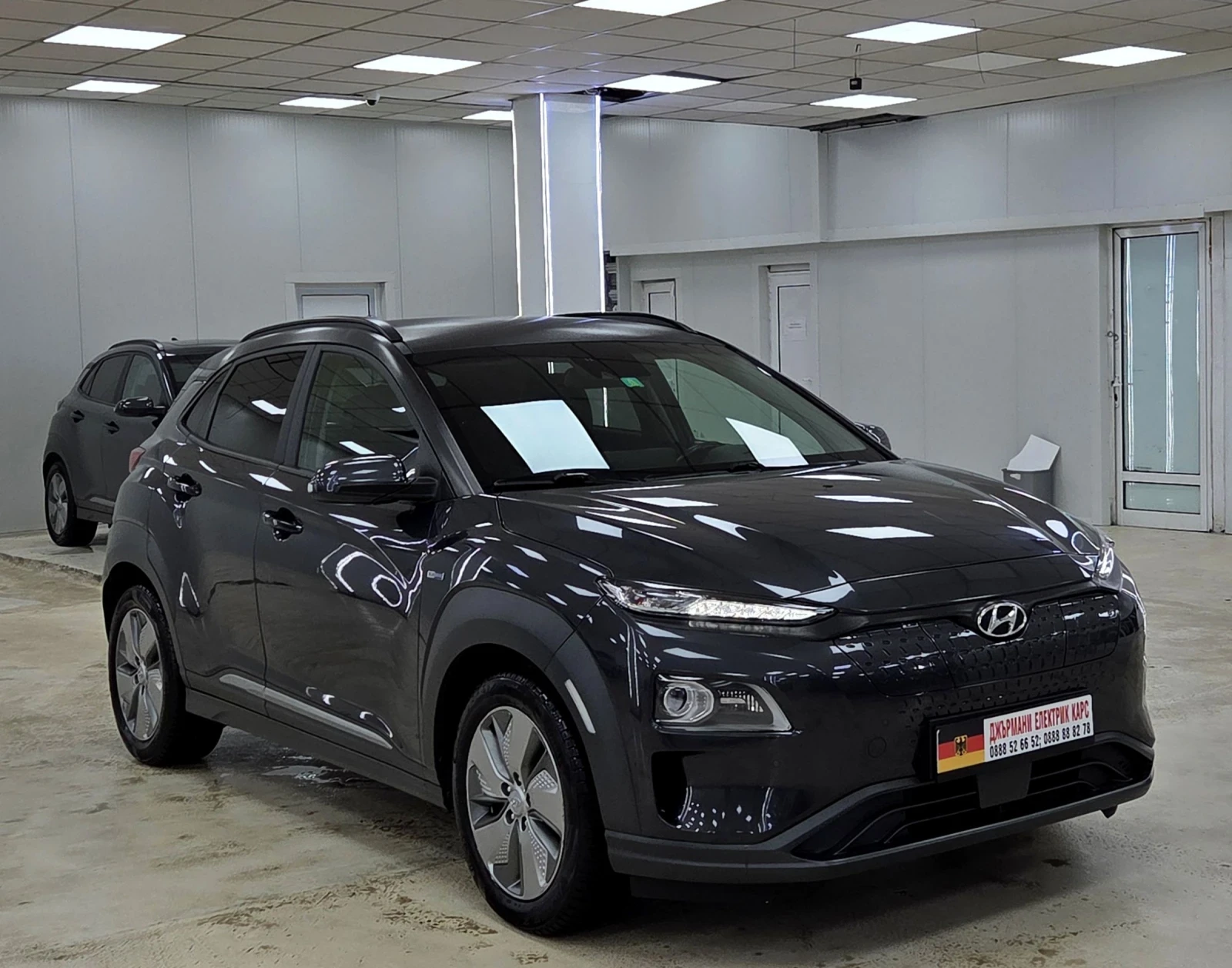 Hyundai Kona 64KWh/Premium/Blue Link/SOH100%, снимка 1 - Автомобили и джипове - 54600269