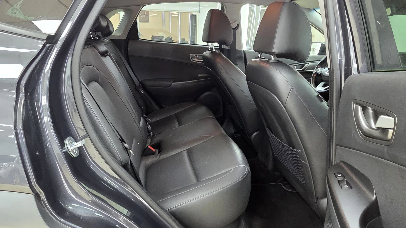 Hyundai Kona 64KWh/Premium/Blue Link/SOH100%, снимка 10 - Автомобили и джипове - 54600269