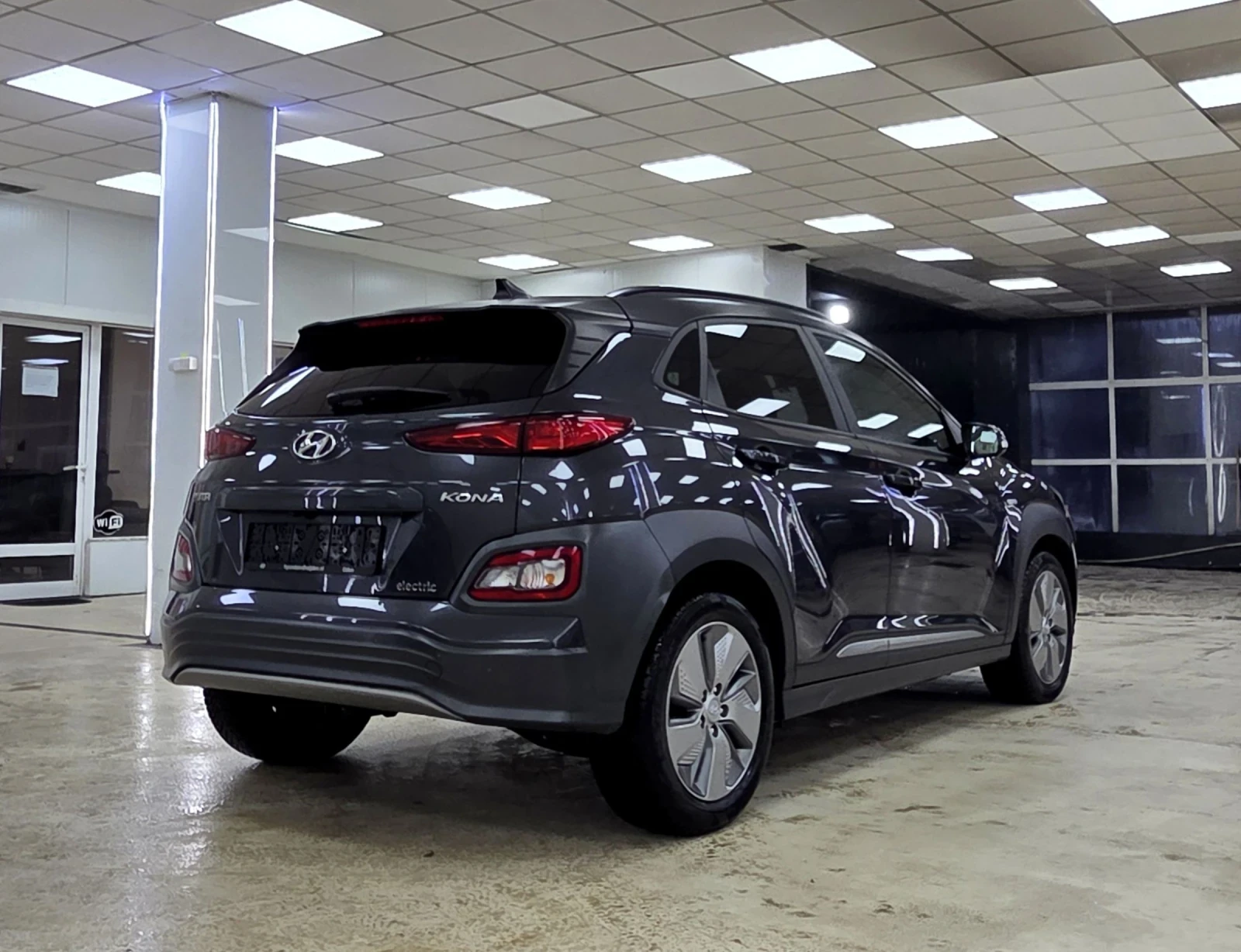 Hyundai Kona 64KWh/Premium/Blue Link/SOH100%, снимка 3 - Автомобили и джипове - 54600269