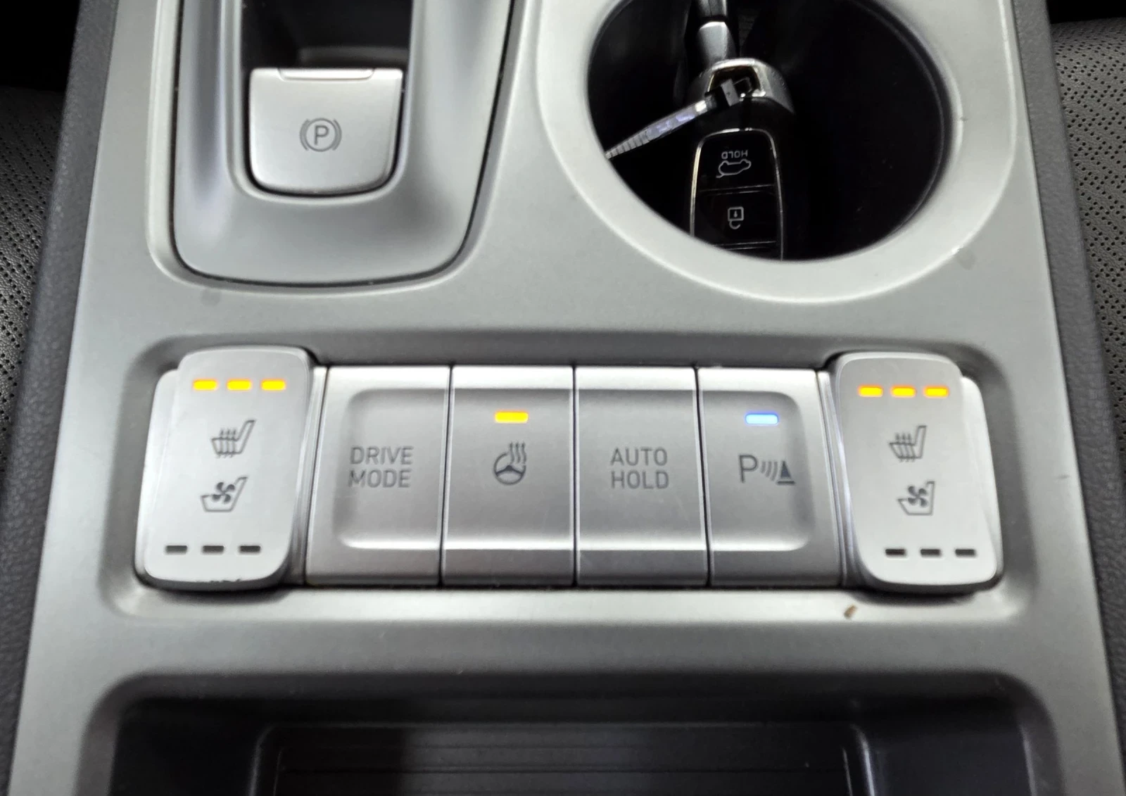Hyundai Kona 64KWh/Premium/Blue Link/SOH100%, снимка 16 - Автомобили и джипове - 54600269