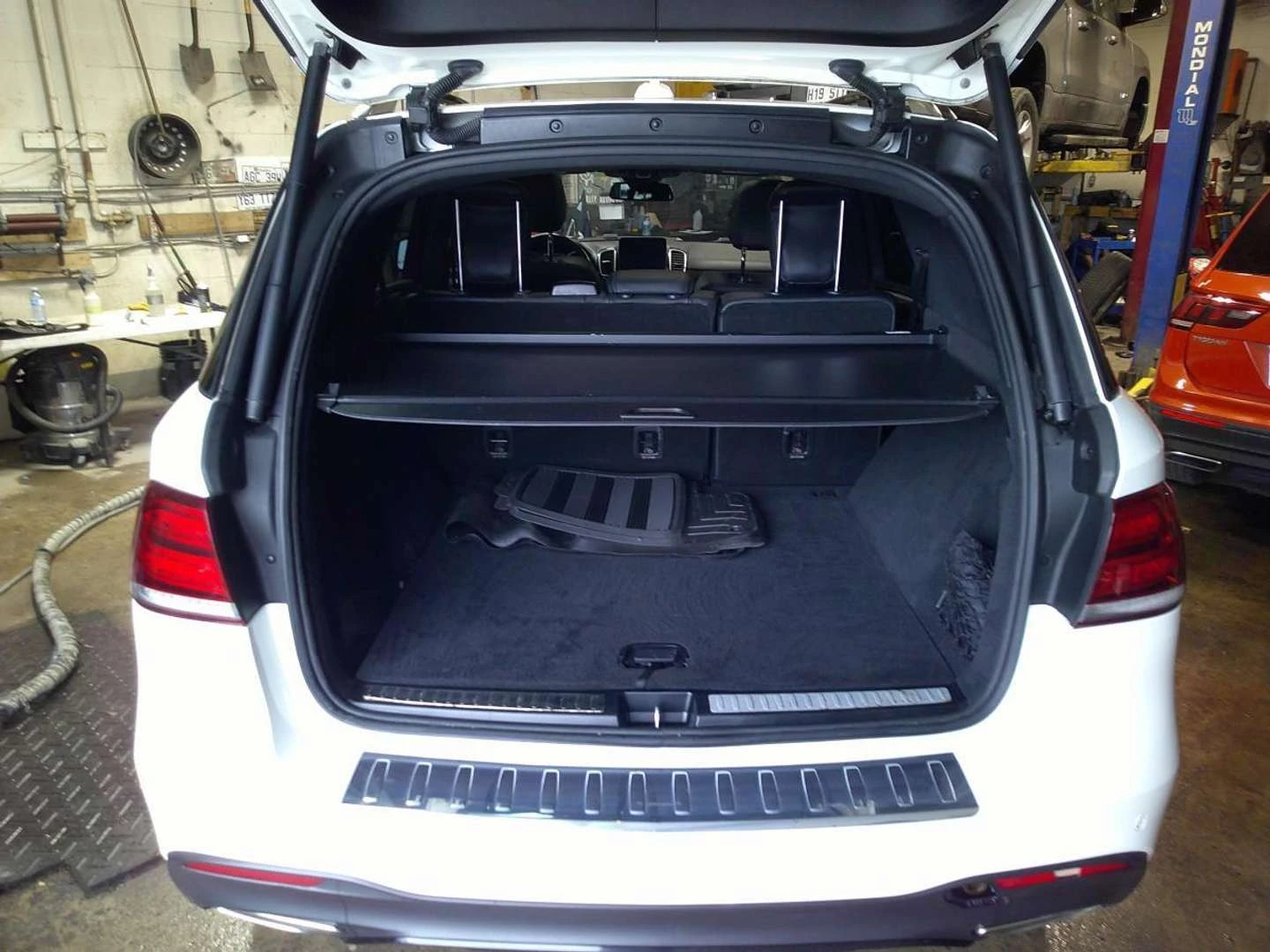 Mercedes-Benz GLE, снимка 14 - Автомобили и джипове - 56115420