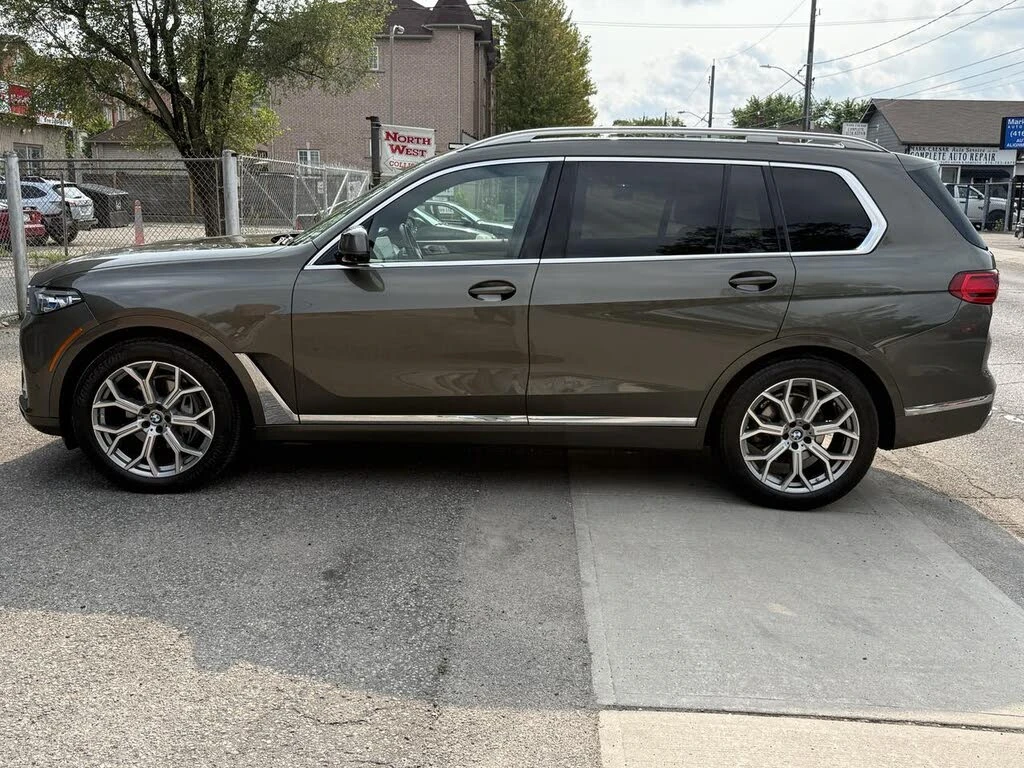 BMW X7 xDrive40i/HK/HUD/ПАНОРАМА/360 КАМЕРИ/ВЪЗДУХ/КРИСТА, снимка 2 - Автомобили и джипове - 56149928