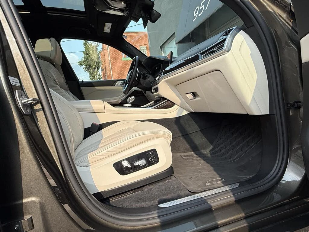 BMW X7 xDrive40i/HK/HUD/ПАНОРАМА/360 КАМЕРИ/ВЪЗДУХ/КРИСТА, снимка 12 - Автомобили и джипове - 56149928