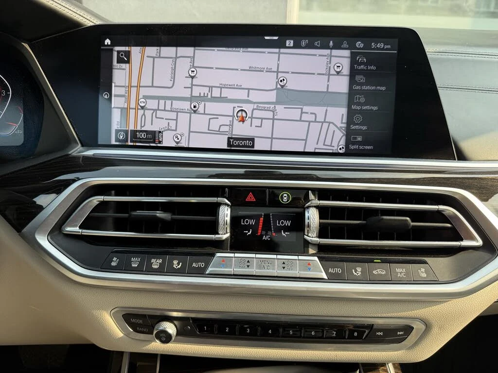 BMW X7 xDrive40i/HK/HUD/ПАНОРАМА/360 КАМЕРИ/ВЪЗДУХ/КРИСТА, снимка 13 - Автомобили и джипове - 56149928