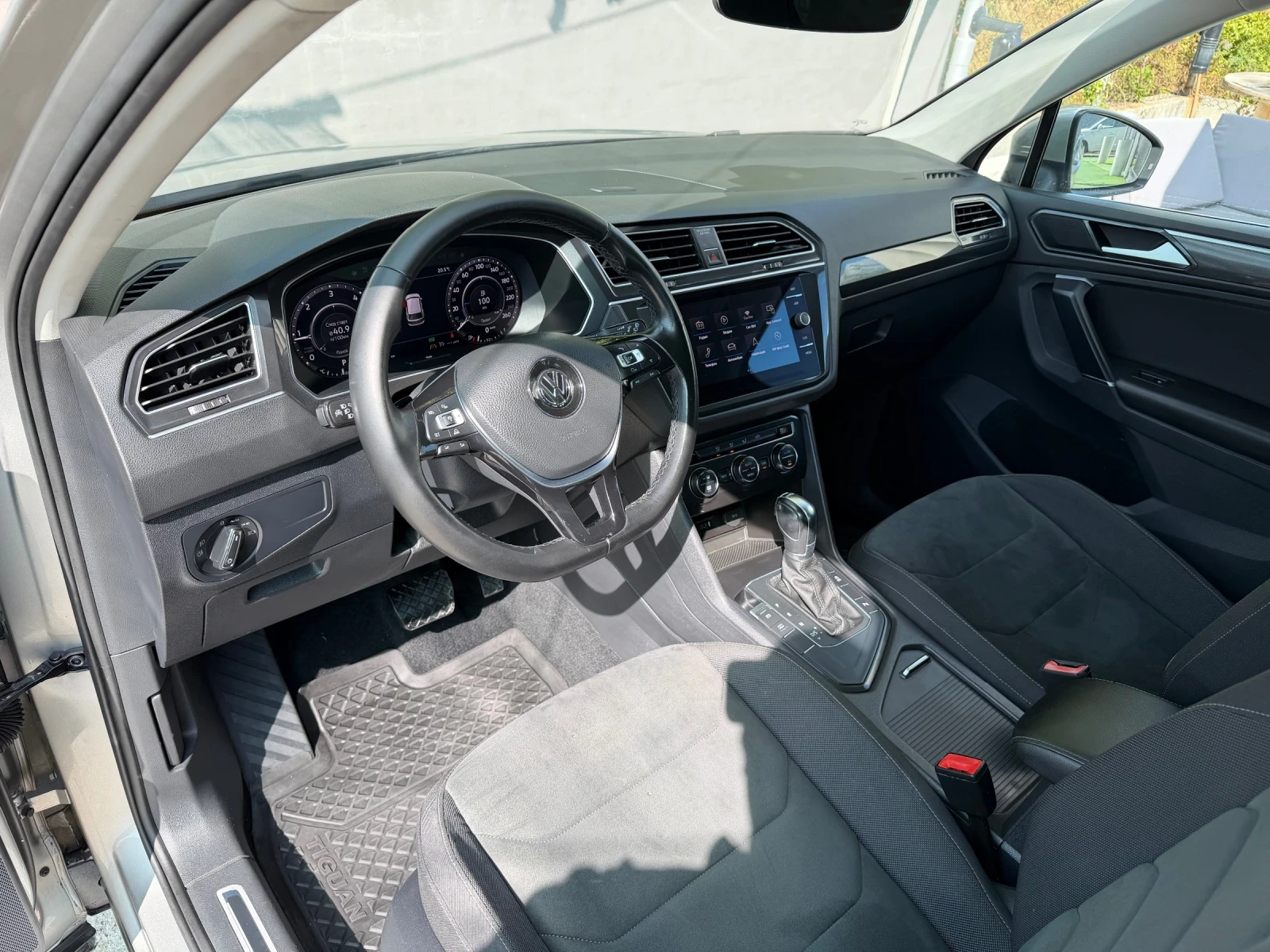 VW Tiguan 2.0TDI DSG HIGHLINE, снимка 7 - Автомобили и джипове - 56254672